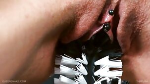 હોટ છોકરી pussy caresses. બીપી એચડી વીડીયો