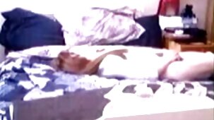 લગભગ એક છોકરી ઓપન પીચર બીપી fucks.